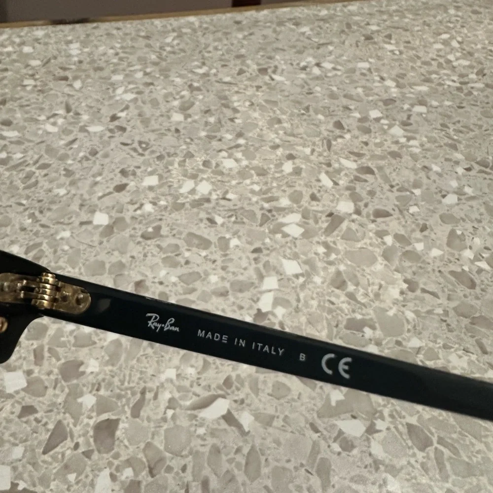 Ray BAN CLUBMASTER CLASSIC LIKE NEW ! UNISEX 
FITS FOR SMALL HEAD …lol - Picture 8 of 10